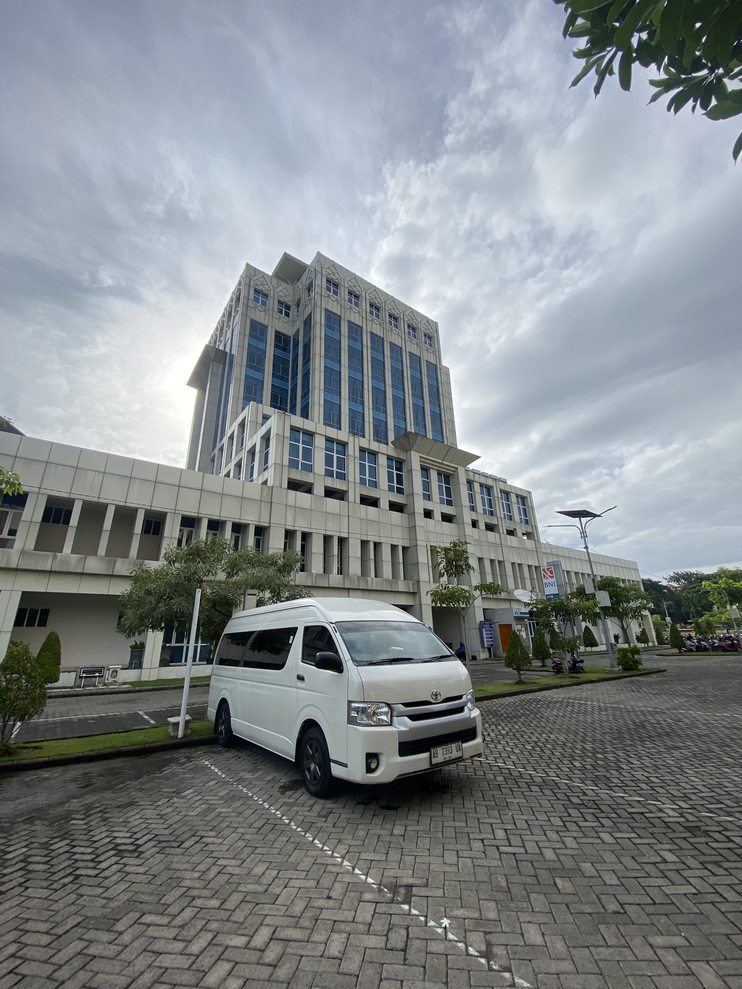 Sewa HIACE Semarang
